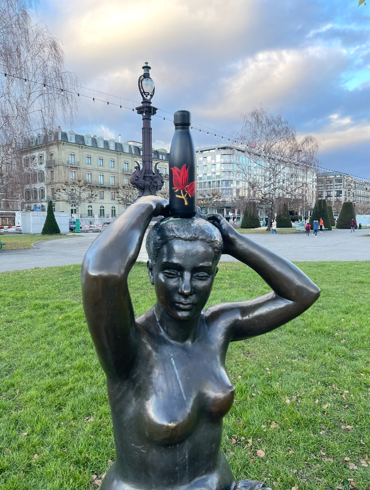 Hibiscus Black Bottle